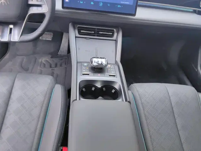 BYD Qin L 2024 DM-i 120KM Excellence Model — Фото автомобиля 16