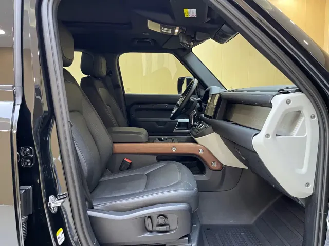 Land Rover Defender — Фото автомобиля 6