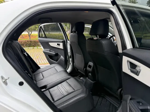BYD Qin — Фото автомобиля 7