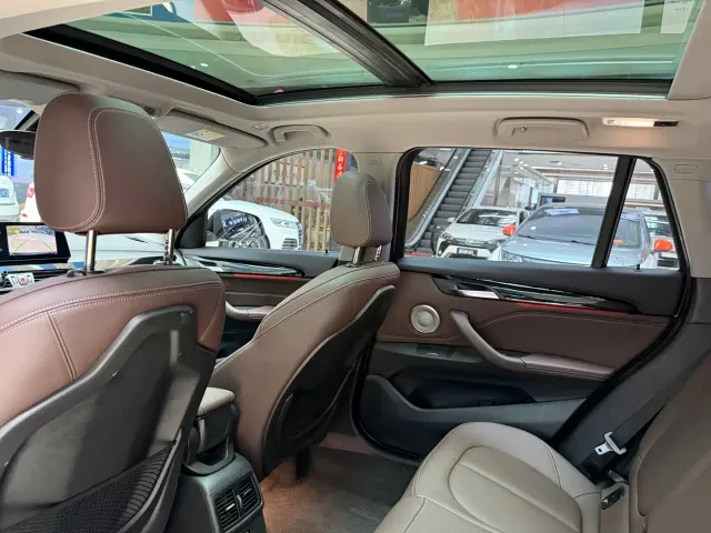BMW X1 — Фото автомобиля 8