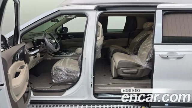 Kia Carnival Generation 4 — Фото автомобиля 15