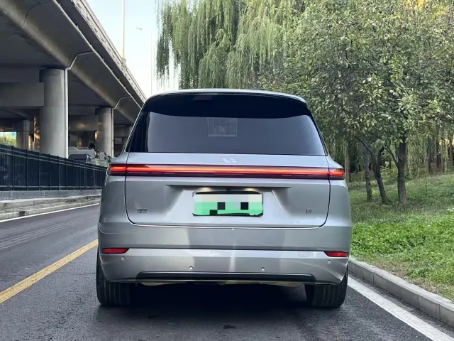 Li Auto L9 — Фото автомобиля 3