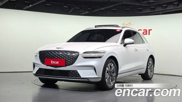 Фотография автомобиля — Genesis GV70 Electrified