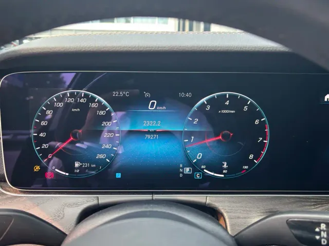 Mercedes-Benz E-Class — Фото автомобиля 10