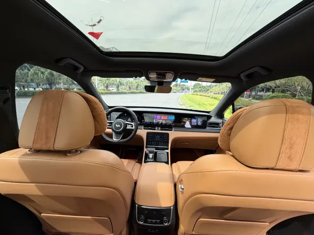 Li Auto ONE — Фото автомобиля 13