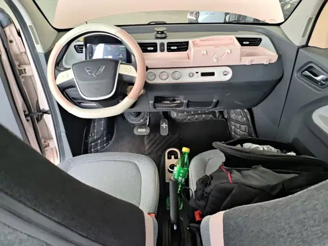 Wuling Hongguang Mini EV — Фото автомобиля 12