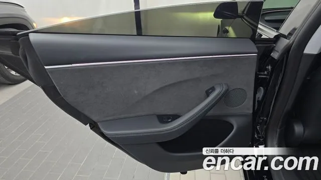 Tesla Model 3 — Фото автомобиля 14