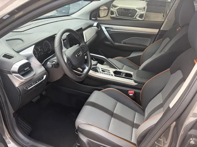 Geely Binyue — Фото автомобиля 5