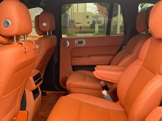 Li Auto L8 — Фото автомобиля 5