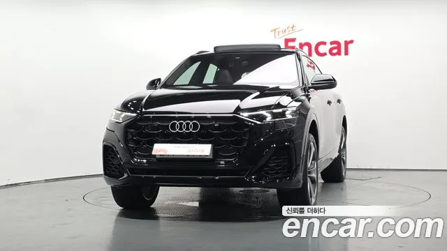 Audi Q8 55 TFSI quattro Premium — Фото автомобиля 3