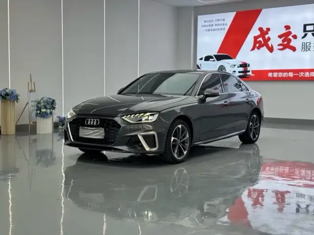 Фотография автомобиля — Audi A4L