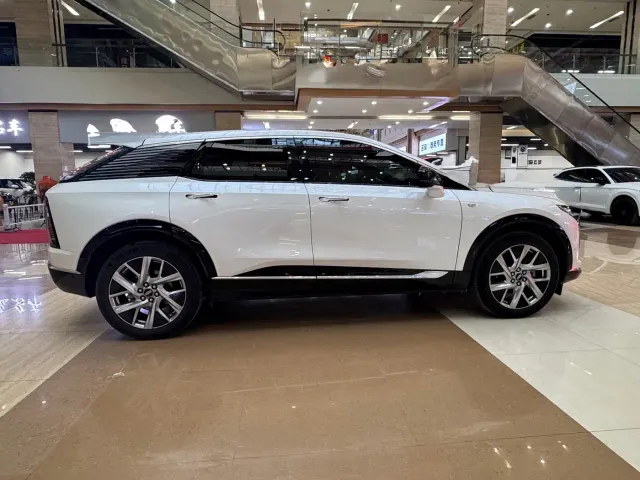 Cadillac Optiq — Фото автомобиля 6