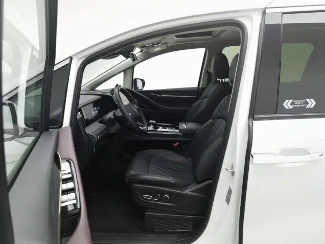 GAC Trumpchi M8 — Фото автомобиля 10