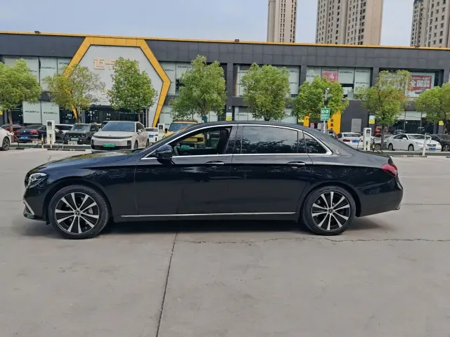 Mercedes-Benz E-Class — Фото автомобиля 15