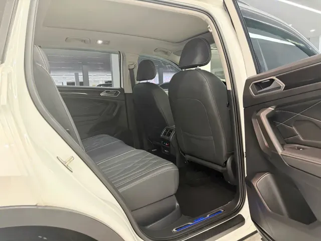 Volkswagen Tiguan L PHEV — Фото автомобиля 15