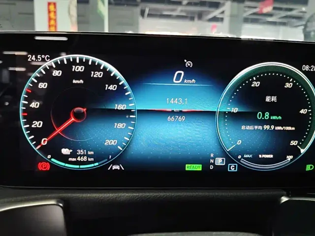 Mercedes-Benz EQB — Фото автомобиля 7