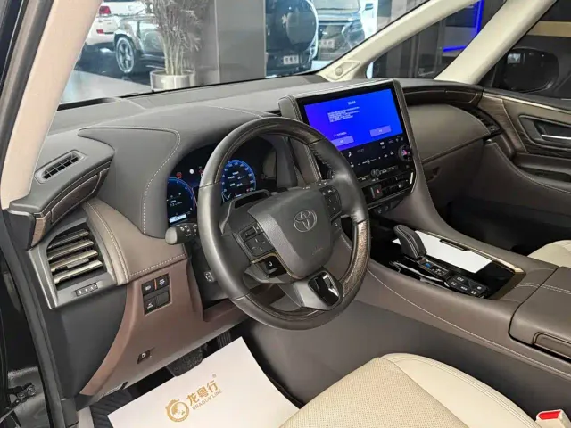 Toyota Alphard — Фото автомобиля 6