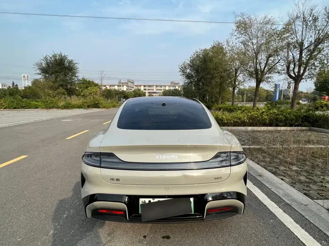 Xiaomi SU7 — Фото автомобиля 7
