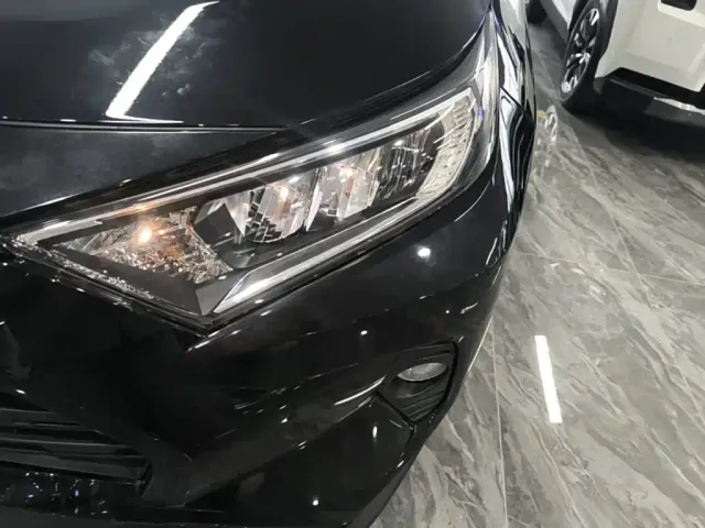 Toyota RAV4 — Фото автомобиля 23