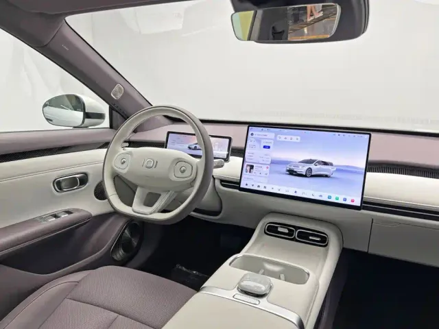 Changan Qiyuan A06 — Фото автомобиля 24