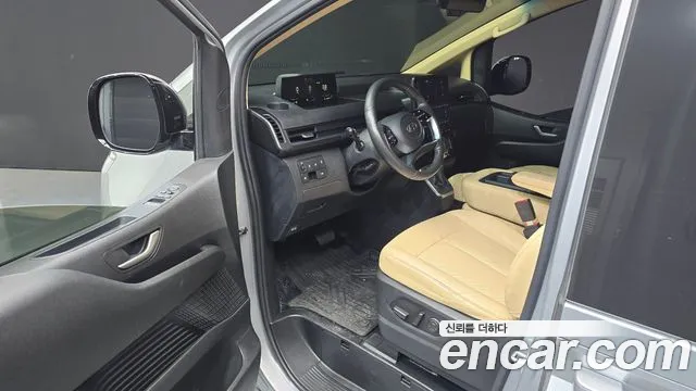 Hyundai Staria Staria 4WD Tourer 9 мест — Фото автомобиля 5