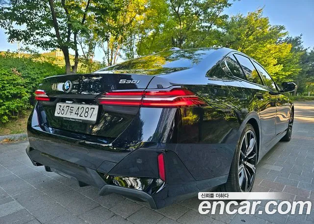 BMW 5 Series G60 — Фото автомобиля 6
