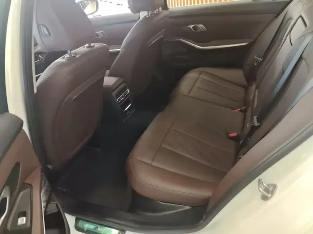 BMW 3 Series — Фото автомобиля 21