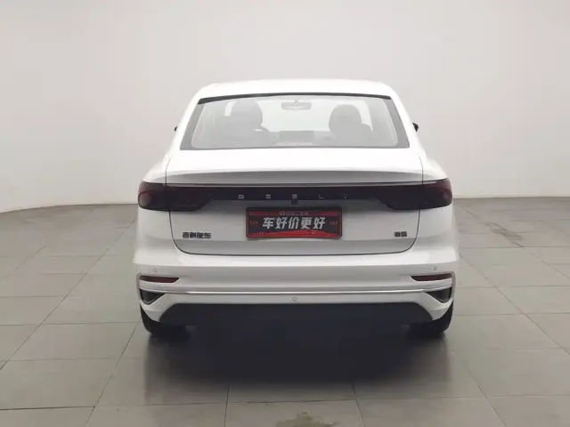 Geely Emgrand — Фото автомобиля 4