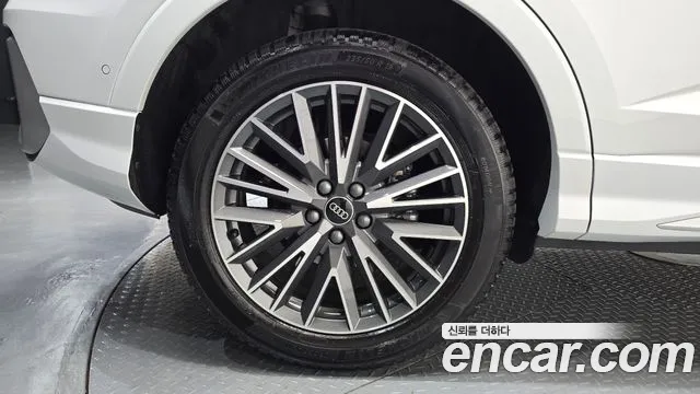 Audi Q3 40 TFSI quattro Premium Sportback — Фото автомобиля 5