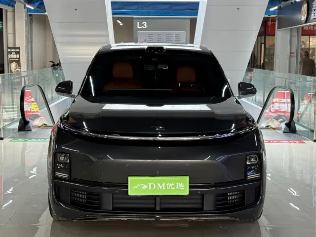 Li Auto L8 — Фото автомобиля 2