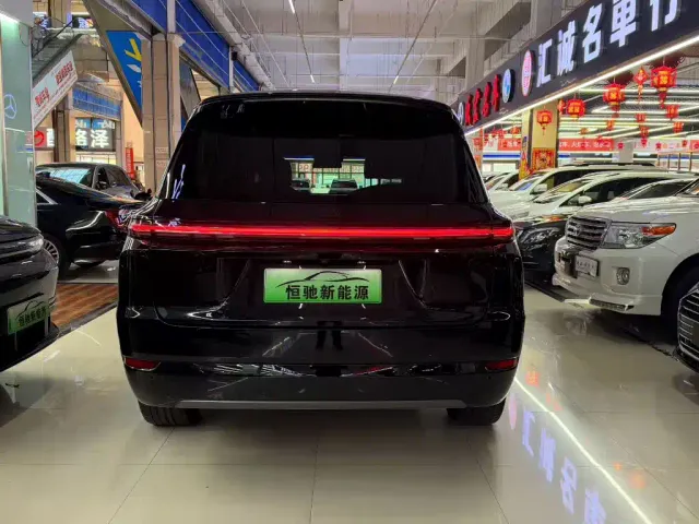 Li Auto L9 — Фото автомобиля 8