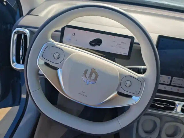 Leapmotor B10 — Фото автомобиля 15
