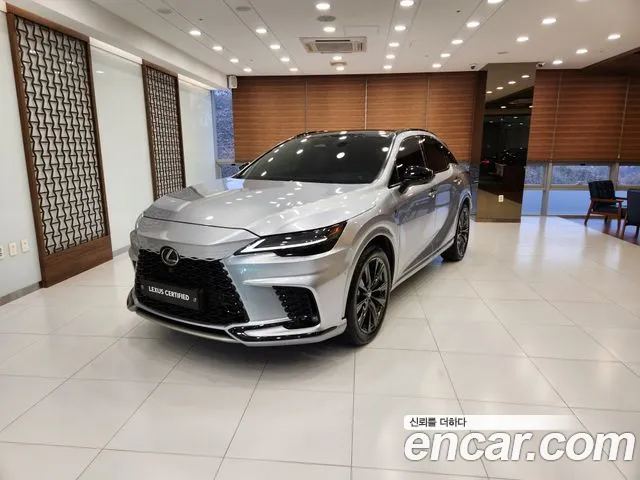 Фотография автомобиля — Lexus RX