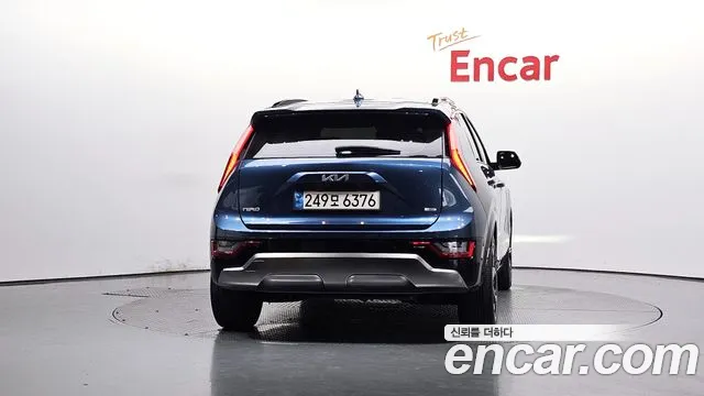 Kia Niro The All New Niro Signature — Фото автомобиля 3