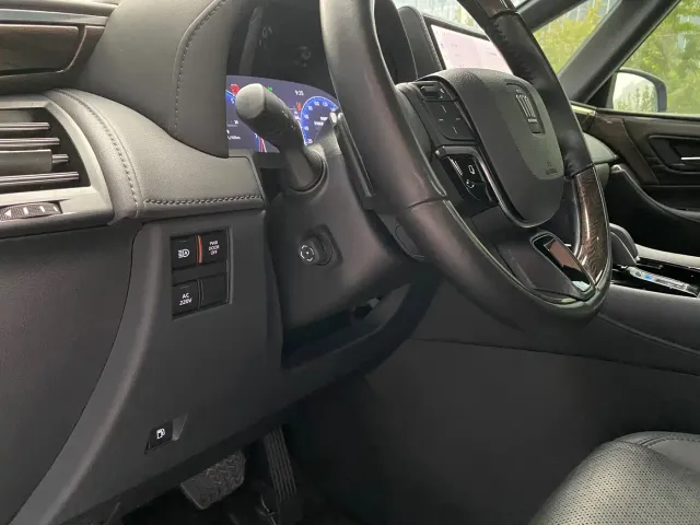 Toyota Vellfire — Фото автомобиля 9