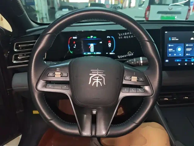 BYD Qin L — Фото автомобиля 10