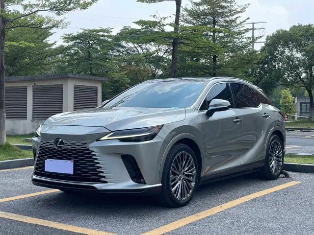 Фотография автомобиля — Lexus RX