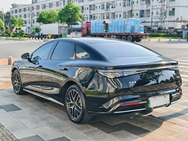 BYD Seal 07 DM-i — Фото автомобиля 18