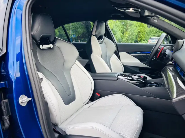 BMW M5 — Фото автомобиля 12