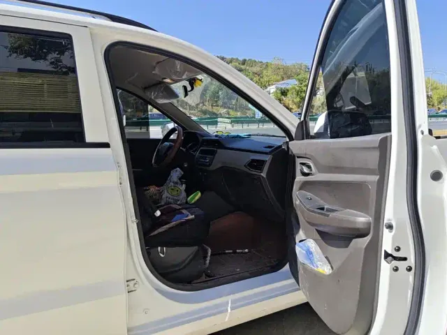 Wuling Hongguang — Фото автомобиля 8