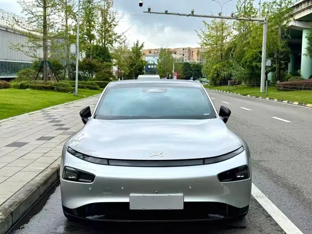 Xpeng P7 — Фото автомобиля 2