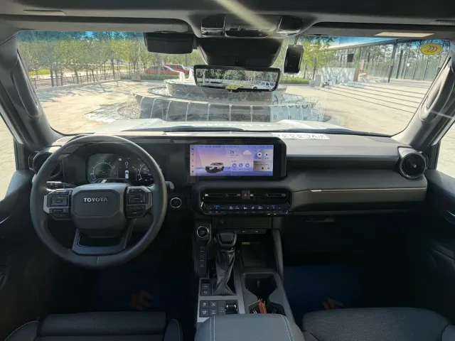 Toyota Prado — Фото автомобиля 12