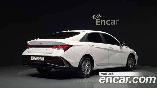 Hyundai Avante — Фото автомобиля 2