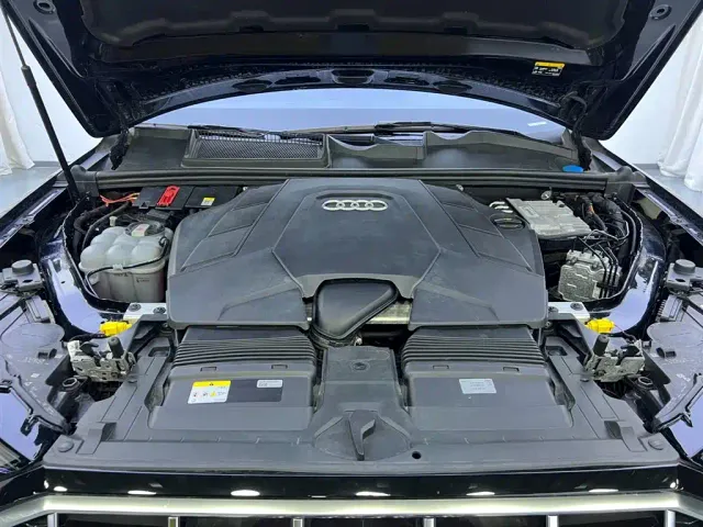 Audi Q7 — Фото автомобиля 28