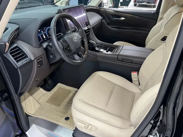 Toyota Alphard — Фото автомобиля 23