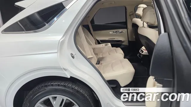 Genesis GV70 — Фото автомобиля 12
