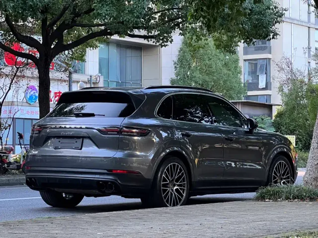 Porsche Cayenne — Фото автомобиля 5