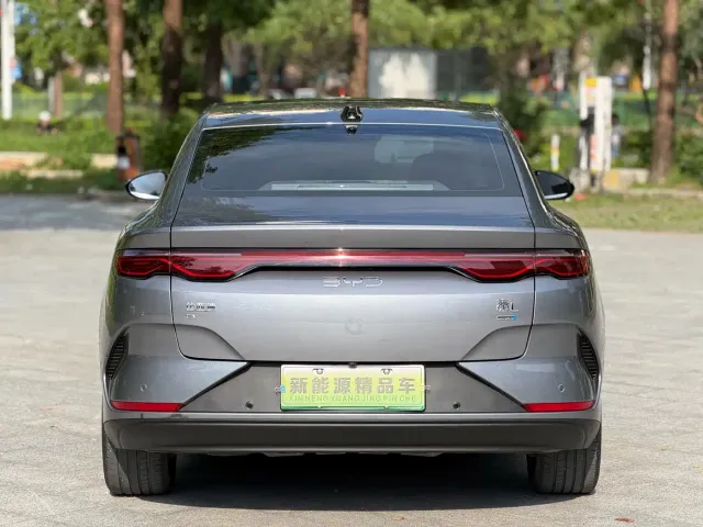 BYD Qin L — Фото автомобиля 17