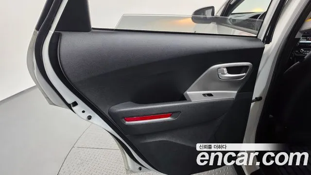 Kia Niro — Фото автомобиля 14