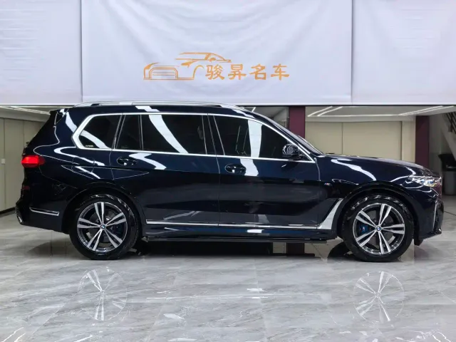 BMW X7 — Фото автомобиля 8